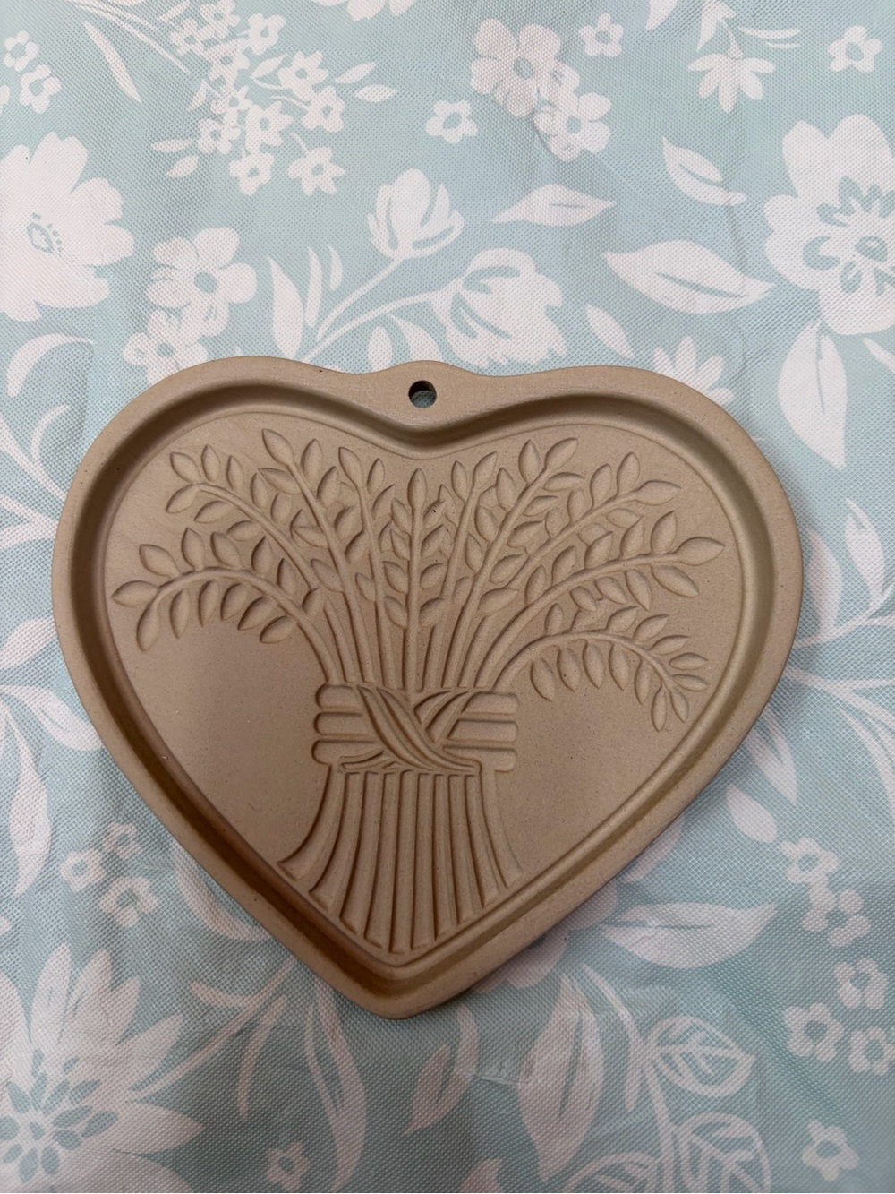 Pampered Chef Heart-Shaped Wheat Sheaf Cookie Mold